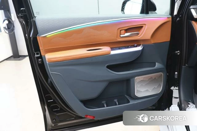 Toyota Granvia 2025 Черный из Китая, фото 3