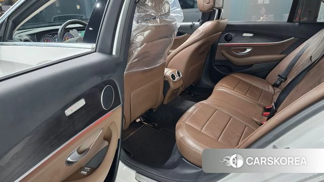 Mercedes-Benz E-Class W213 2018 Белый из Кореи, фото 3