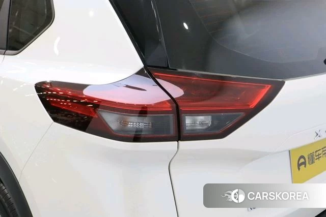Nissan X-Trail 2023 Белый из Китая, фото 3