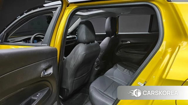 Jeep Avengers 2024 Желтый из Кореи, фото 3