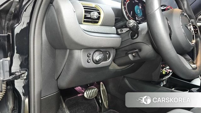 Mini Cooper S Clubman 2023 Черный из Кореи, фото 3