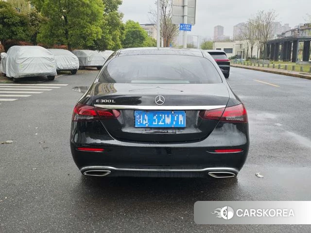 Mercedes-Benz E-Class 2021 Черный из Китая, фото 3
