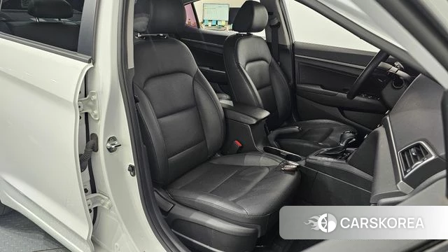 Hyundai Avante AD 2018 Белый из Кореи, фото 3