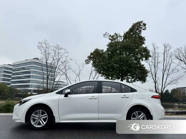 Toyota Levin 2022 Белый из Китая, фото 3