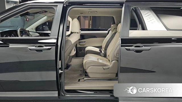 Kia Carnival 4th generation 2023 Черный из Кореи, фото 3