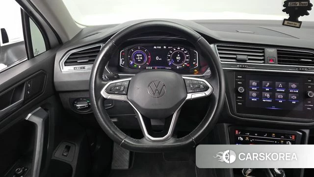 Volkswagen Tiguan second Generation 2022 Белый из Кореи, фото 3