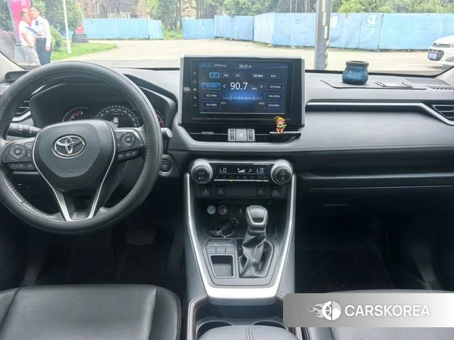 Toyota RAV4 2021 Белый из Китая, фото 3
