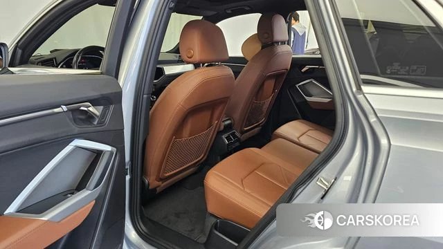 Audi Q3 (F3) 2020 Серебристо-серый из Кореи, фото 3