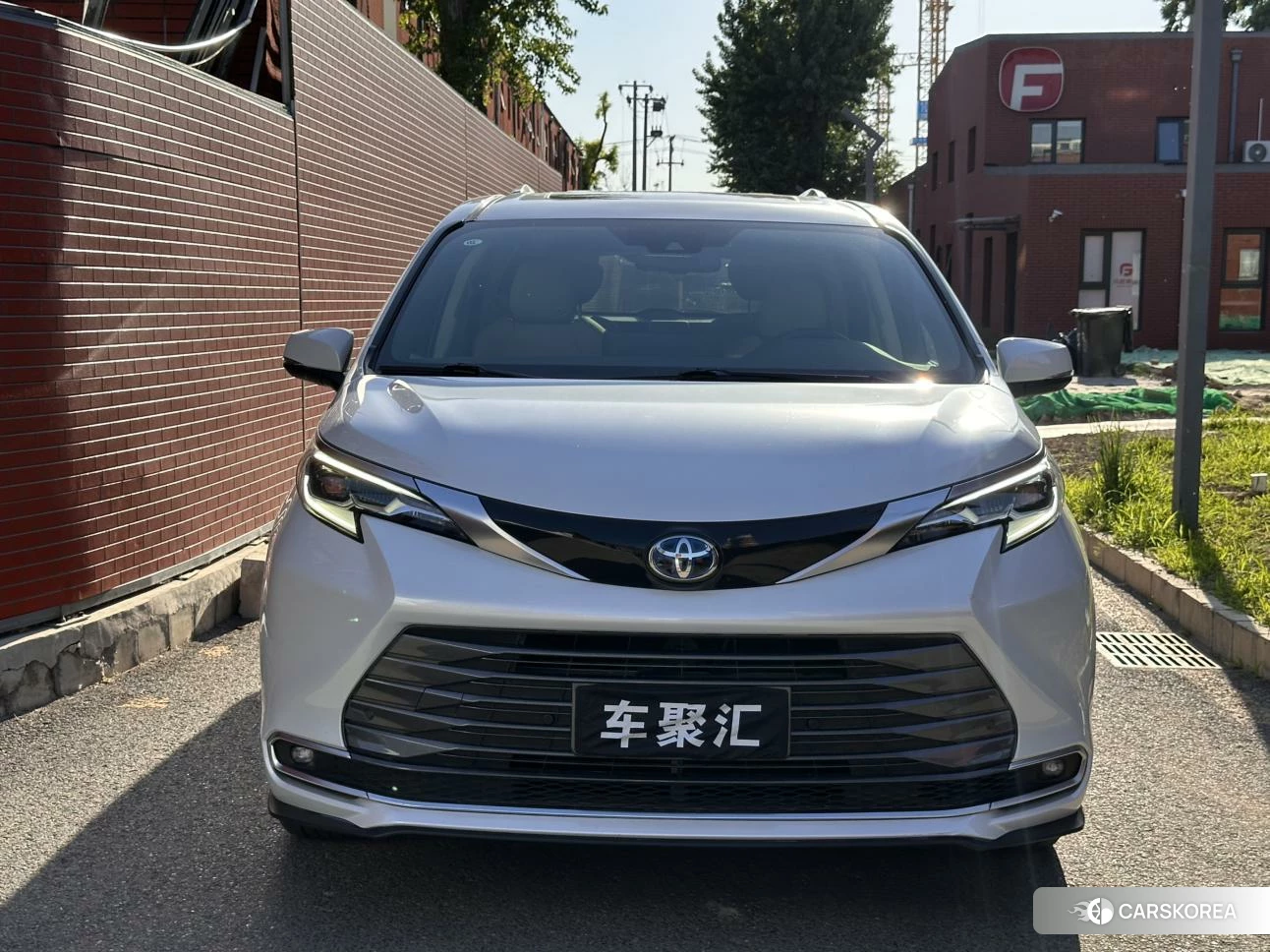 Toyota Sienna 2021 Белый из Китая, фото 3