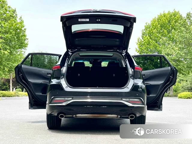 Toyota Venza 2022 Черный из Китая, фото 3