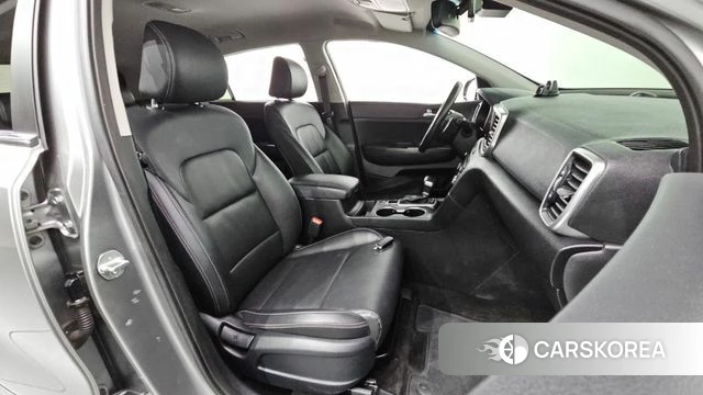 Kia Sportage The Bold 2021 Серый из Кореи, фото 3