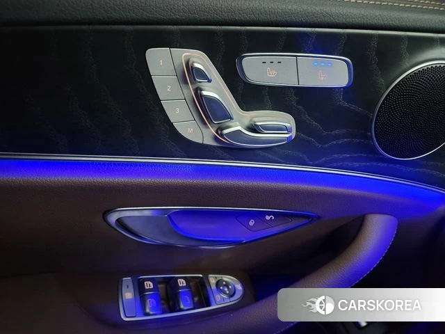 Mercedes-Benz E-Class W213 2022 Белый из Кореи, фото 3