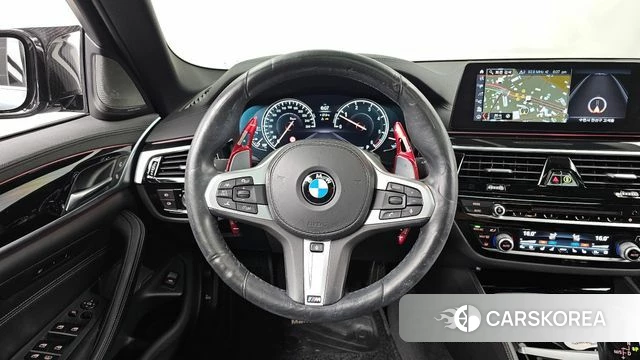 BMW 5 Series (G30) 2018 Серый из Кореи, фото 3