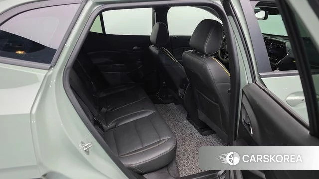 Chevrolet (GM Daewoo) Trax Crossover 2023 Светло-зеленый из Кореи, фото 3