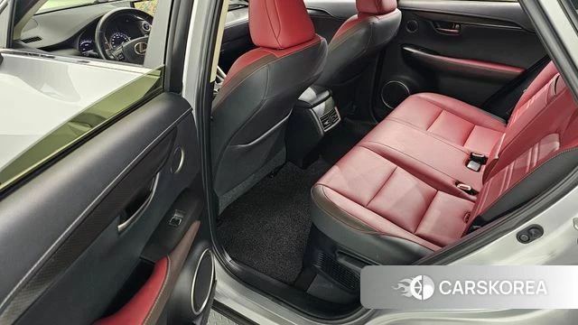 Lexus NX300h 2018 Серебряный из Кореи, фото 4