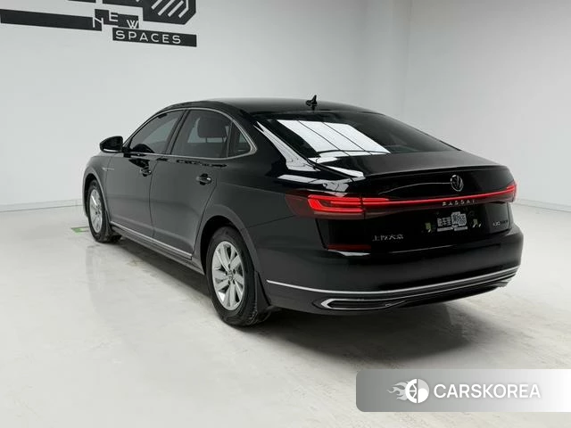 Volkswagen Passat 2022 Черный из Китая, фото 3