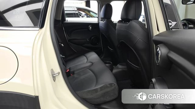 Mini Cooper 2018 Жемчужный цвет из Кореи, фото 3