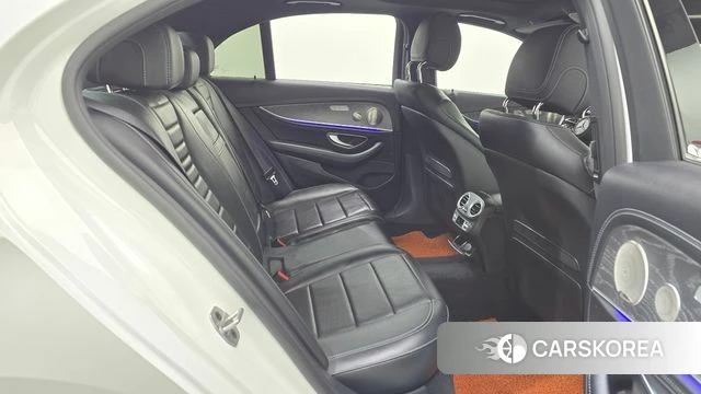 Mercedes-Benz E-Class W213 2022 Белый из Кореи, фото 3