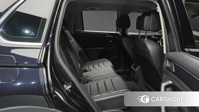 Volkswagen Tiguan second Generation 2021 Черный из Кореи, фото 4