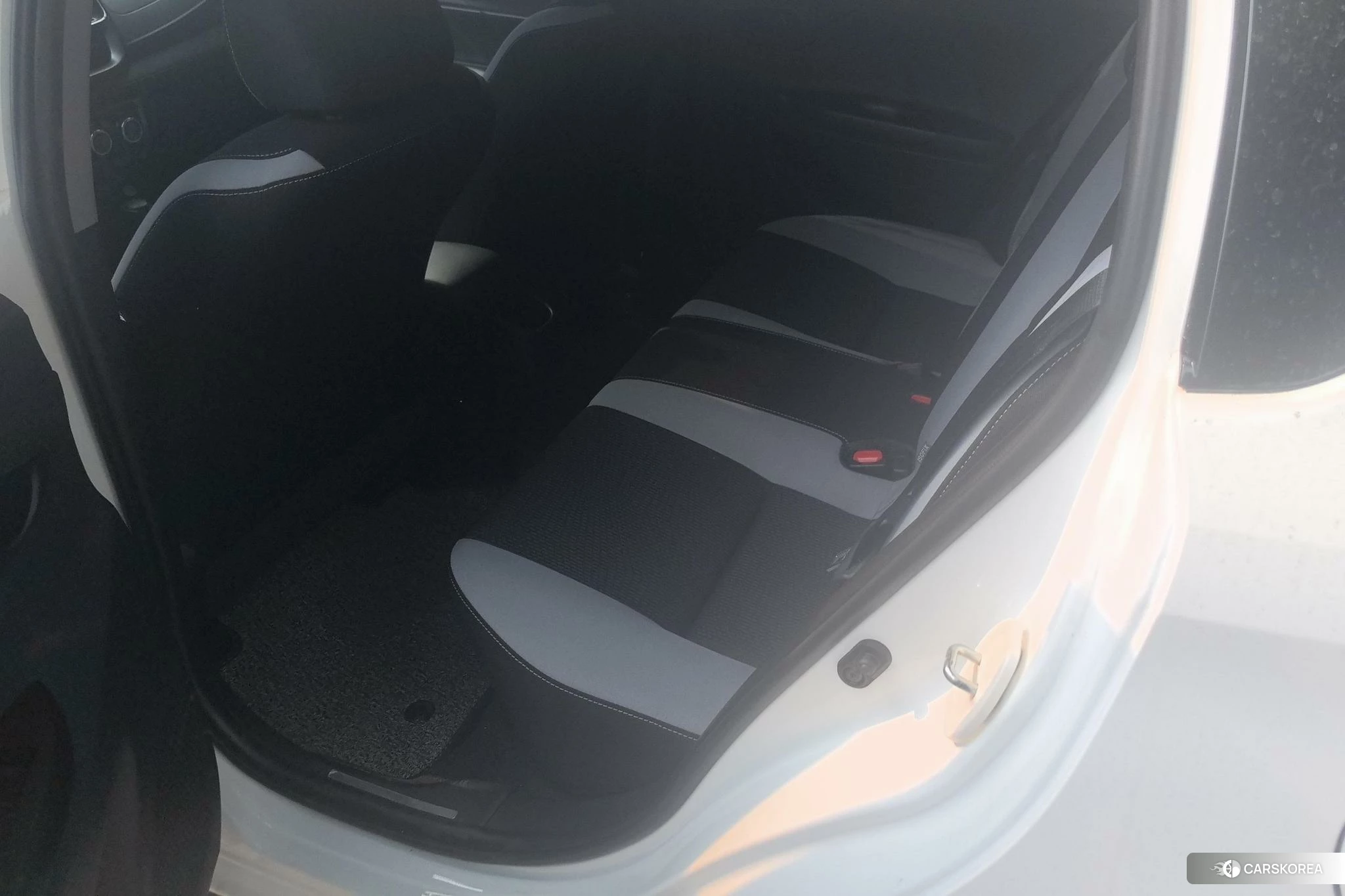 Toyota Yaris L 2021 Белый из Китая, фото 3