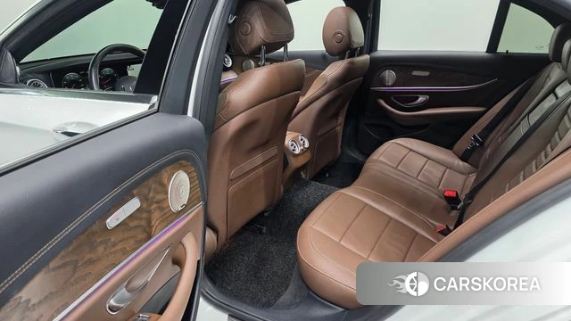Mercedes-Benz E-Class W213 2021 Белый из Кореи, фото 3