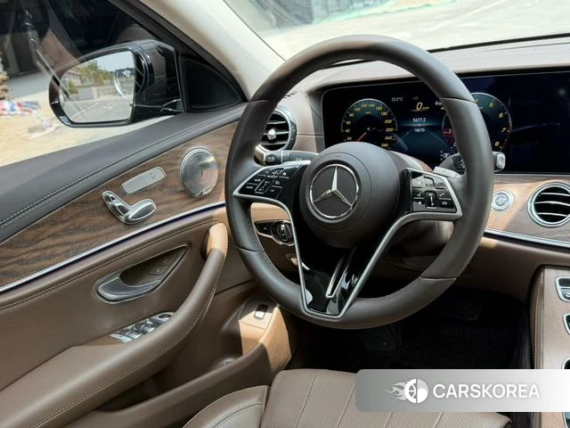 Mercedes-Benz E-Class 2023 Черный из Китая, фото 3