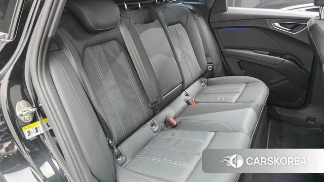 Audi Q4 e-Tron (F4) 2022 Черный из Кореи, фото 3