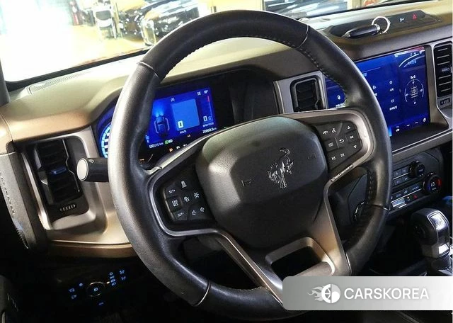 Ford Bronco 6th Generation 2023 Красный из Кореи, фото 3