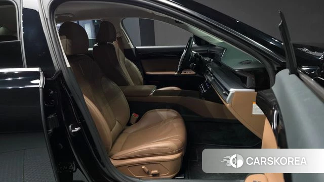 Hyundai Grandeur Hybrid (GN7) 2023 Черный из Кореи, фото 3