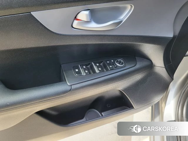 Kia The New K3 2nd generation 2022 Серый из Кореи, фото 3