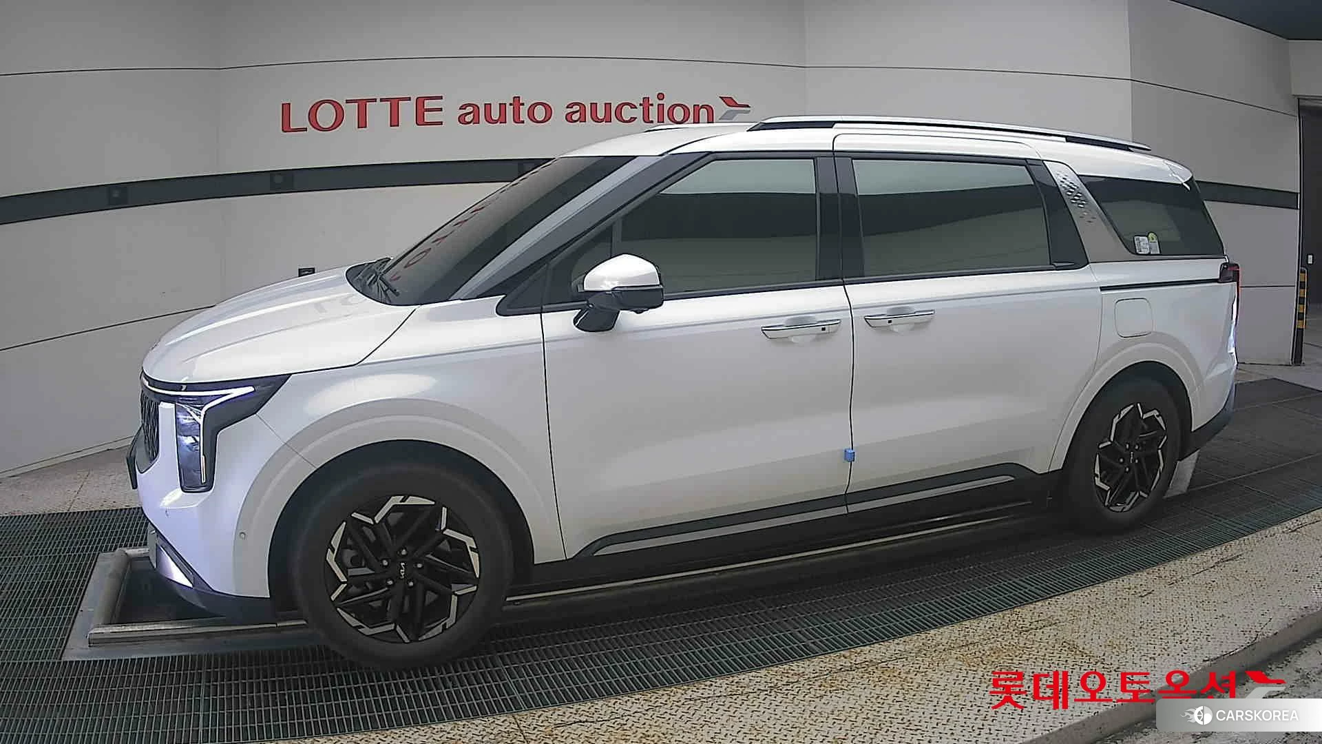 Kia Carnival id 4990050 из Кореи 3