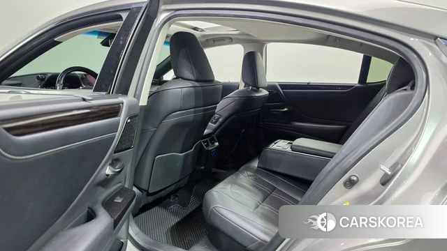 Lexus ES300h 7th generation 2019 Серый из Кореи, фото 3