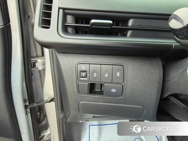 Hyundai Staria 2022 Серебристо-серый из Кореи, фото 3