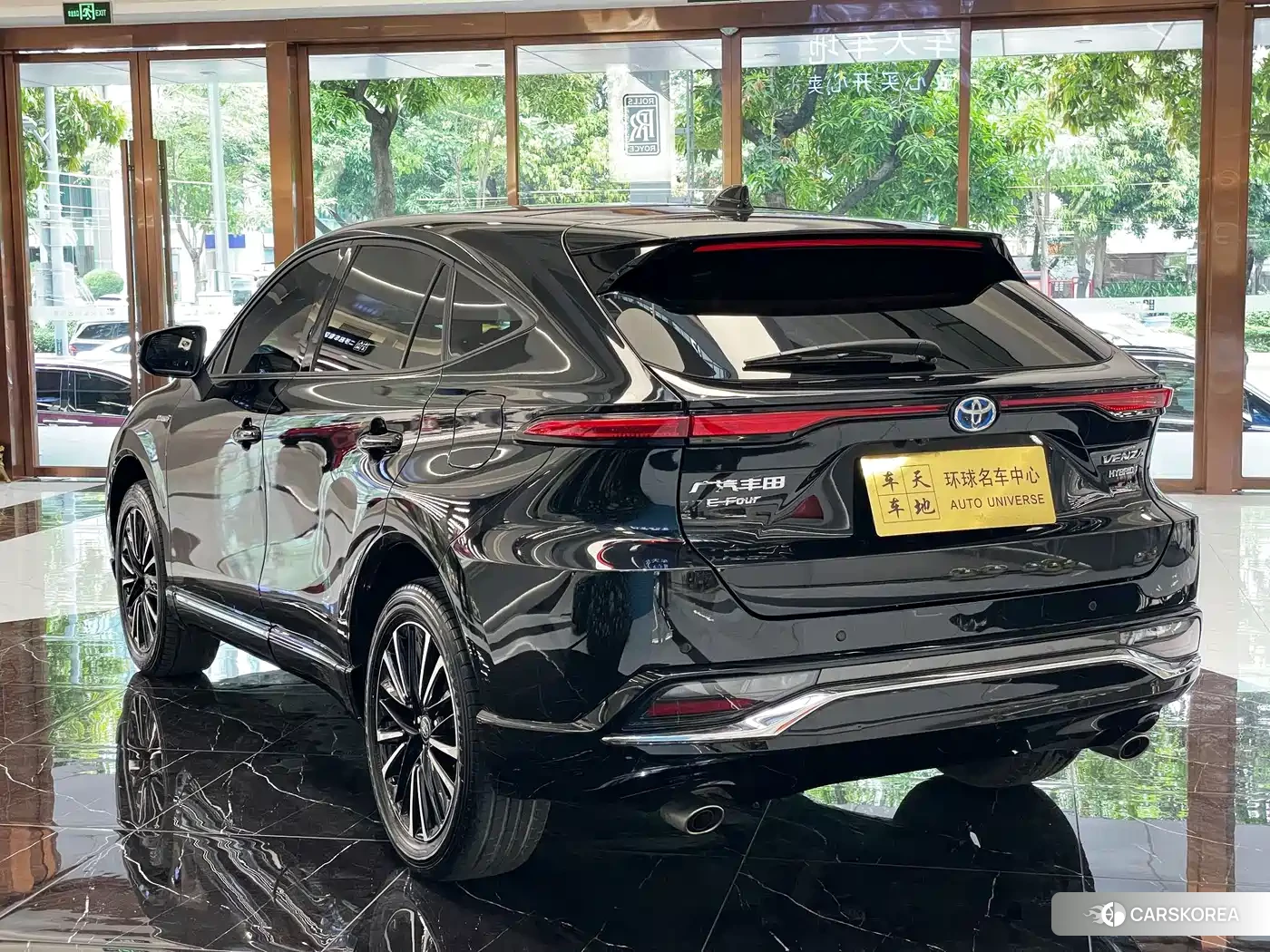 Toyota Venza 2023 Черный из Китая, фото 3