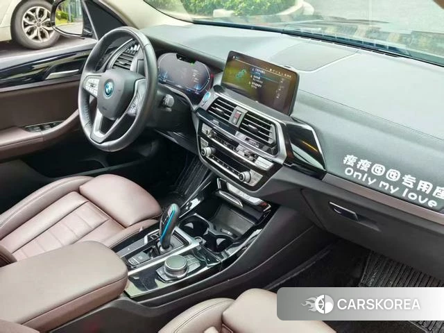 BMW iX3 2021 Темно-серый из Китая, фото 3