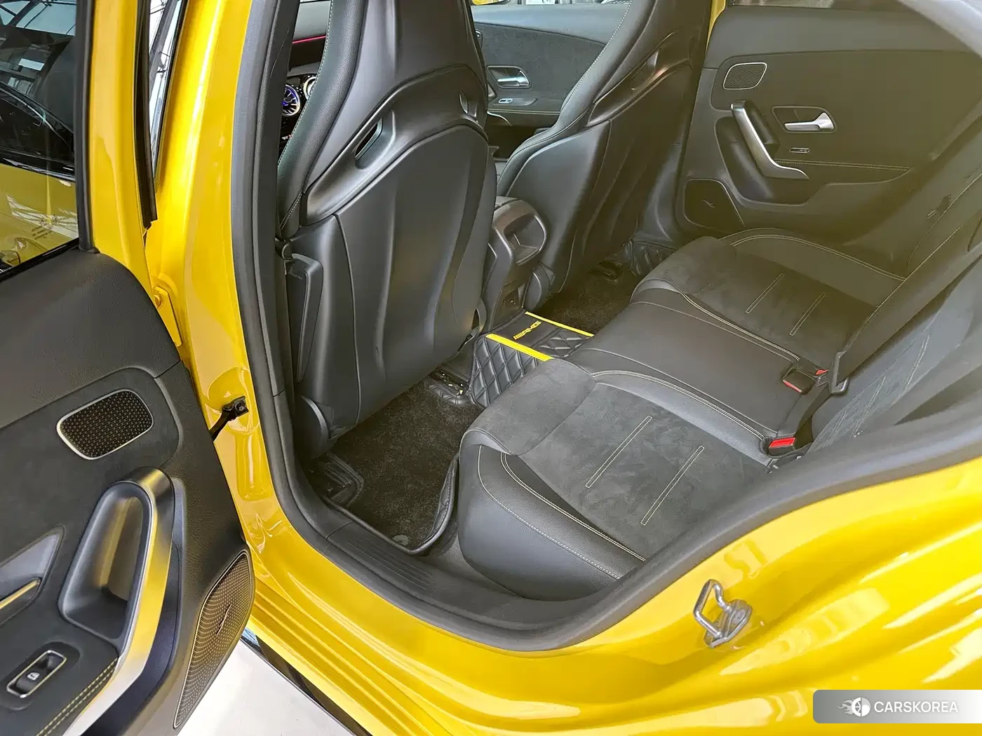 Mercedes-Benz A-class AMG 2023 Yellow/orange из Китая, фото 3