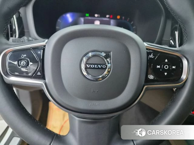 Volvo V60 Cross-Country 2nd Generation 2023 Белый из Кореи, фото 3