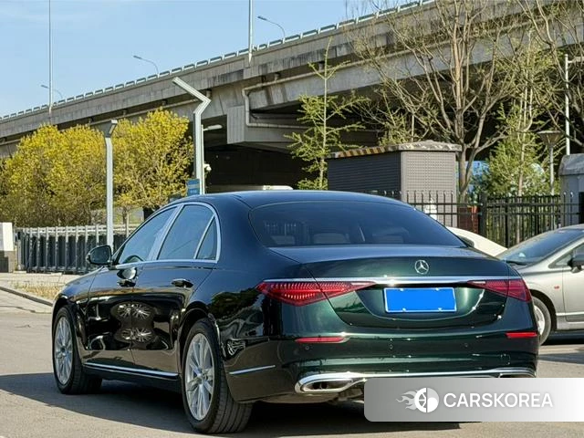 Mercedes-Benz S-Class 2023 Зеленый из Китая, фото 3