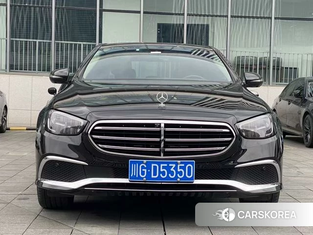 Mercedes-Benz E-Class 2023 Черный из Китая, фото 3