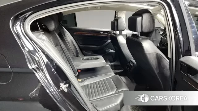 Volkswagen Passat GT (B8) 2018 Фиолетовый из Кореи, фото 3