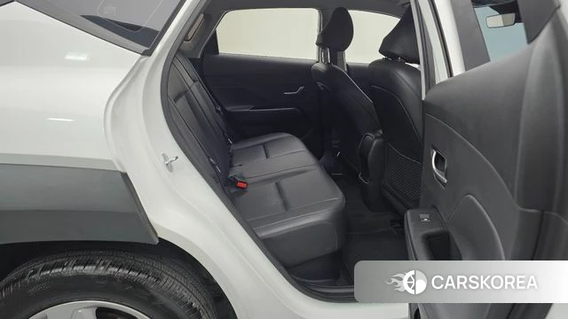 Hyundai Kona Hybrid (SX2) 2023 Белый из Кореи, фото 3