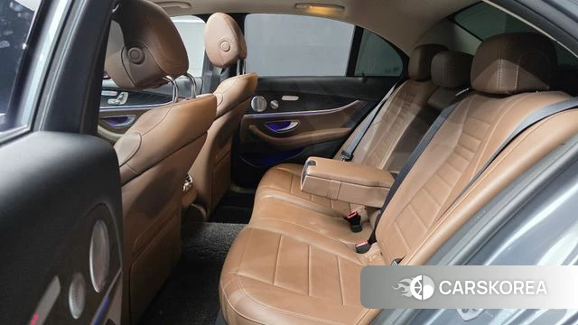 Mercedes-Benz E-Class W213 2018 Серый из Кореи, фото 3