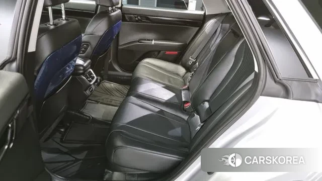 Hyundai Grandeur (GN7) 2025 Серебристо-серый из Кореи, фото 3