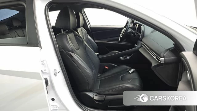Hyundai The New Avante Hybrid (CN7) 2023 Белый из Кореи, фото 3
