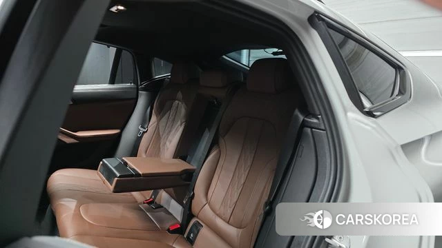 BMW X6 (G06) 2023 Белый из Кореи, фото 3