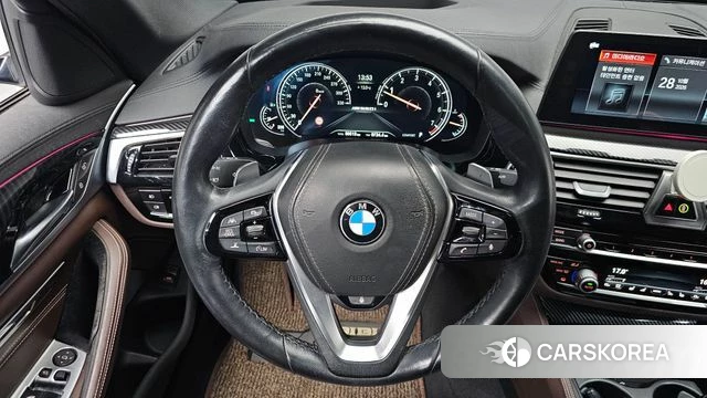 BMW 5 Series (G30) 2018 Белый из Кореи, фото 3