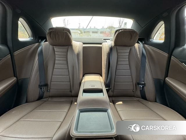 Mercedes-Benz E-Class 2023 Черный из Китая, фото 3