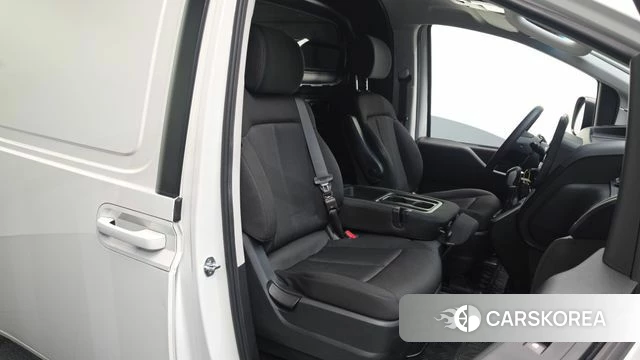 Hyundai Staria 2024 Белый из Кореи, фото 3