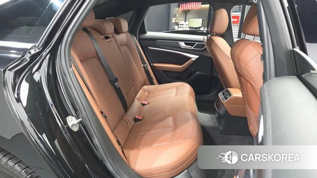 Audi A6 (C8) 2023 Черный из Кореи, фото 3