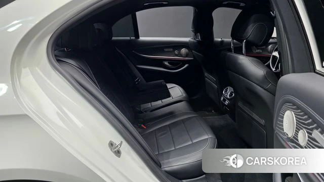 Mercedes-Benz E-Class W213 2023 Белый из Кореи, фото 3